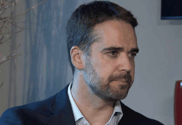 Eduardo Leite oficializa pré-candidatura à Presidência pelo PSD