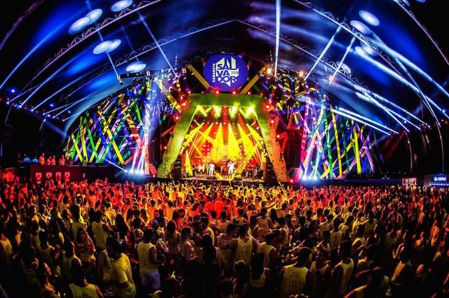 Carnaval ou segregação? Onde a "festa da mistura" expõe o abismo social do Brasil