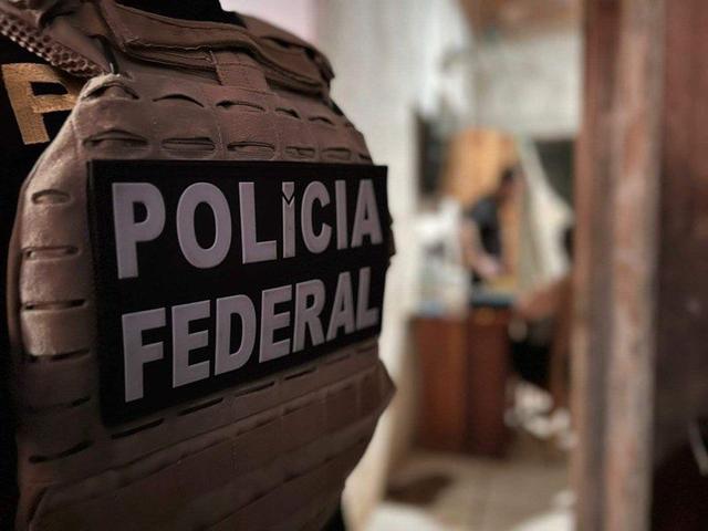 PF faz operação para investigar vazamento de dados da Receita de autoridades e familiares