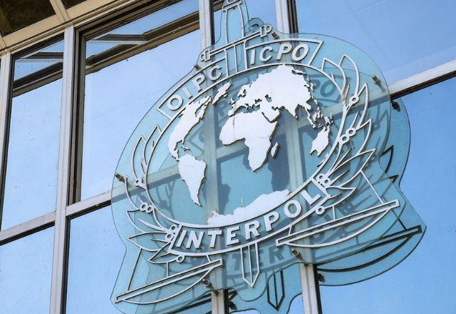 Russa procurada há 6 anos pela Interpol é presa no Aeroporto do Galeão, no Rio