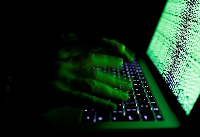 Itália vai extraditar hacker chinês acusado de roubar pesquisas médicas sobre a covid-19