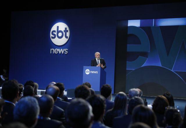 "Sua vitória é a vitória da democracia", diz Lula a Moraes, durante evento no SBT "Sua vitória é a vitória da democracia", diz Lula a Moraes, durante evento no SBT