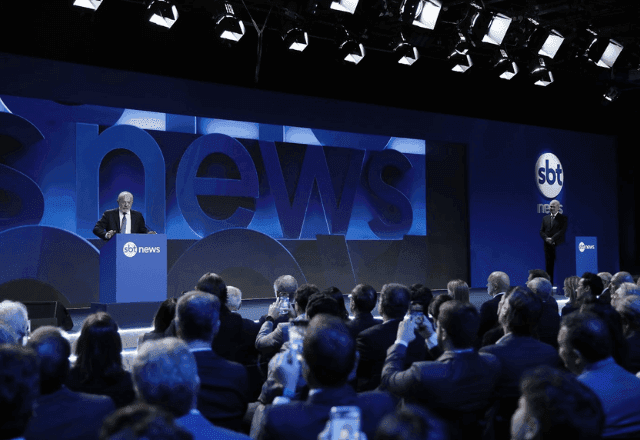 Lula diz a Tarcísio que previsões negativas sobre a economia brasileira "não se confirmaram" Lula diz a Tarcísio que previsões negativas sobre a economia brasileira "não se confirmaram"