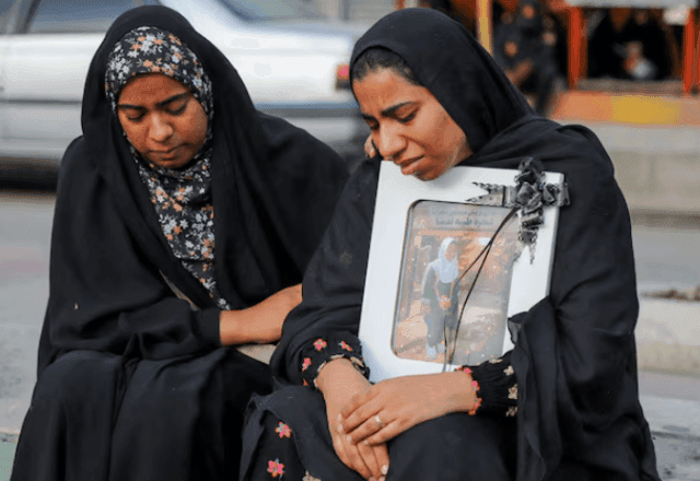 EUA afundam navio iraniano e Otan abate míssil que seguia para Turquia