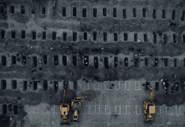 Irã divulga imagem de sepulturas após ataque a escola feminina que deixou 153 mortos