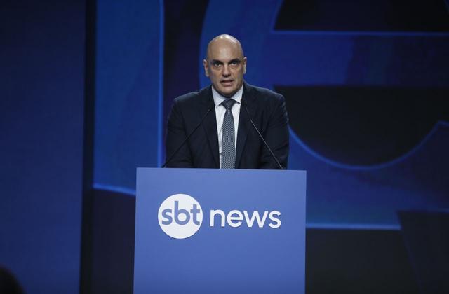 Moraes agradece Lula por revogação da Lei Magnitsky e fala em “vitória da soberania brasileira” Moraes agradece Lula por revogação da Lei Magnitsky e fala em “vitória da soberania brasileira”