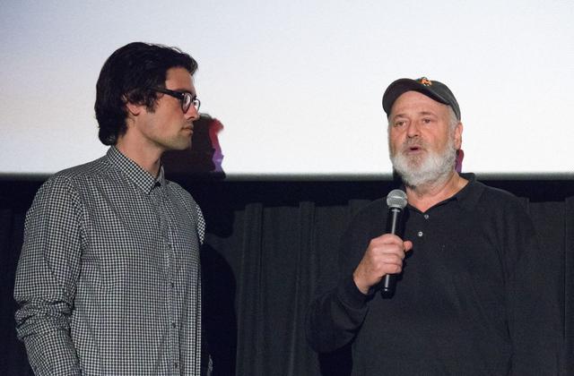 Filho de Rob Reiner se declara inocente em caso de assassinato dos pais em Los Angeles