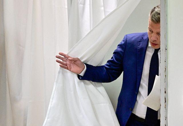 Número recorde de húngaros comparece às urnas em eleição que pode destituir Orbán e abalar Rússia