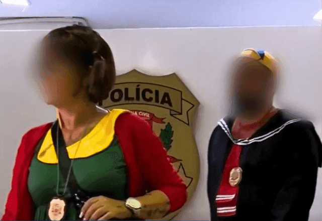 Policiais fantasiados de 'Turma do Chaves' prendem 5 suspeitos de tráfico em bloquinho no centro de SP