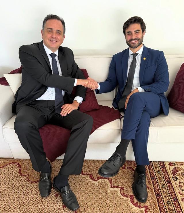 Pacheco se encontra com sobrinho-neto de Dilma enquanto faz mistério sobre ser candidato