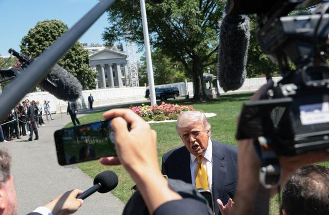 Trump chama repórter de “burra” durante entrevista na Casa Branca