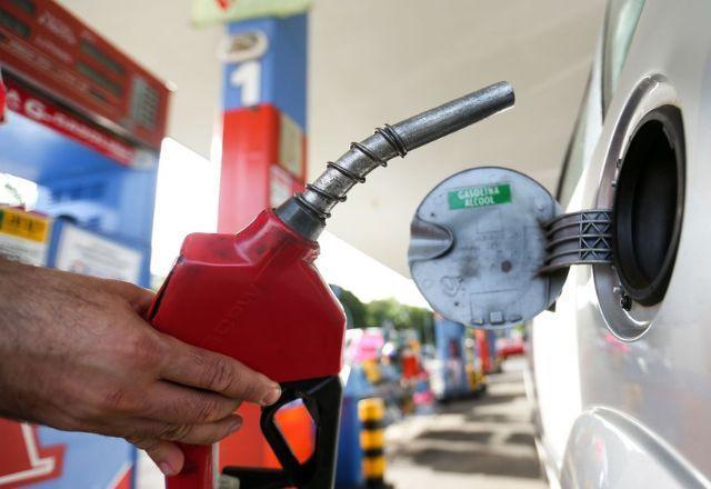 Petrobras aumenta preço do diesel em R$ 0,38 a partir deste sábado Petrobras aumenta preço do diesel em R$ 0,38 a partir deste sábado