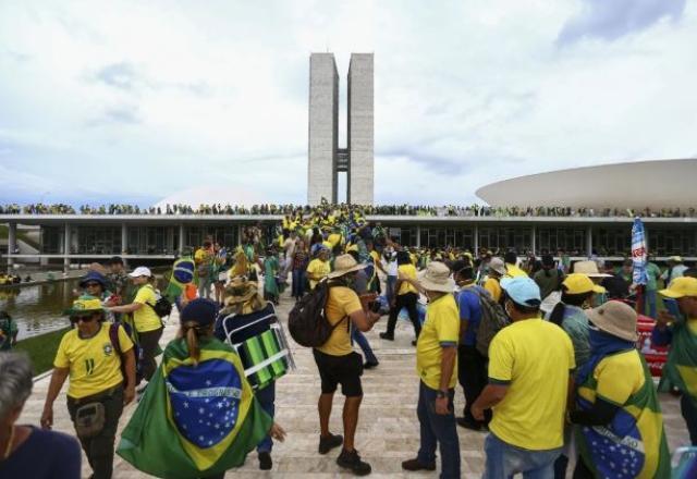 Congresso faz sessão para analisar veto de Lula ao PL da Dosimetria; entenda