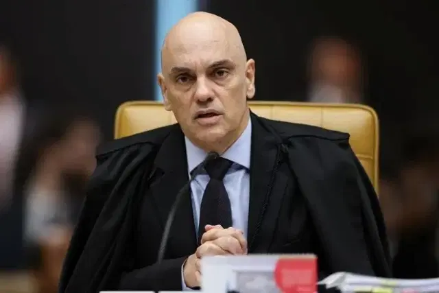 Moraes diz que magistratura é a carreira pública com mais vedações e defende regras sobre redes sociais