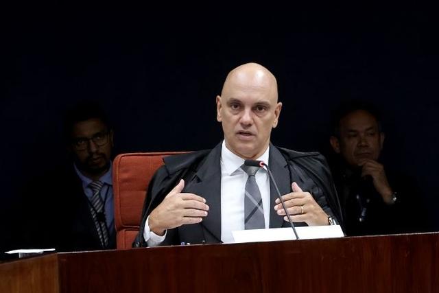 Moraes afirma que “políticos que não têm voto” usam o STF como “escada eleitoral”