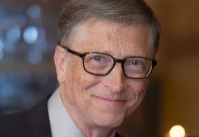 Bill Gates "assumiu responsabilidade por ações" com Epstein, diz fundação