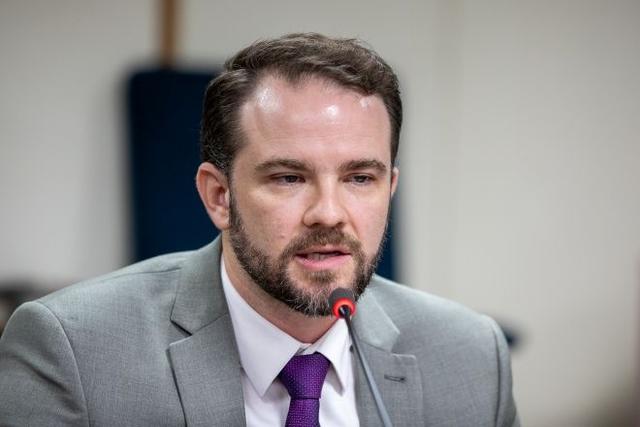 Durigan comemora alta na estimativa de crescimento do Brasil em meio à guerra no Irã