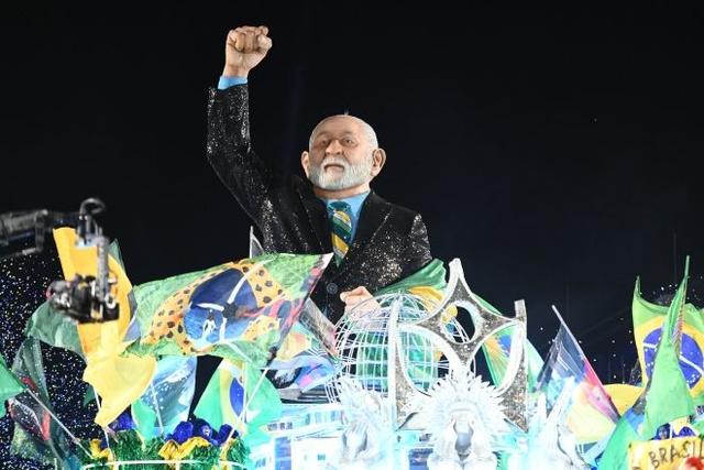 Especialista diz que oposição terá de provar irregularidades em desfile sobre Lula ao TSE