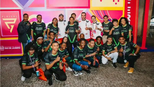 Primeira escola pública de games do Brasil, GameCraft transforma vida de jovens no RJ