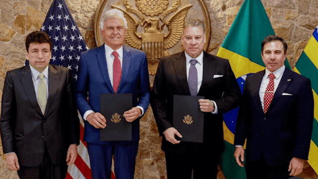 Irã ameaça fechar "totalmente" Estreito de Ormuz e atingir vizinhos do Golfo se Trump atacar instalações energéticas Irã ameaça fechar "totalmente" Estreito de Ormuz e atingir vizinhos do Golfo se Trump atacar instalações energéticas