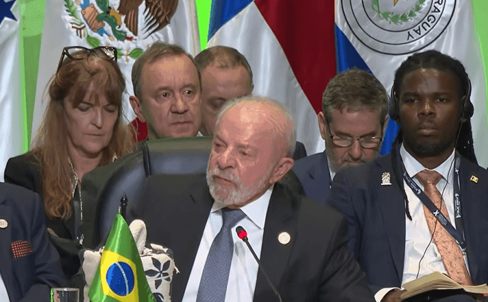 Lula diz estar “extremamente preocupado com o que está acontecendo no mundo” em discurso na Celac Lula diz estar “extremamente preocupado com o que está acontecendo no mundo” em discurso na Celac