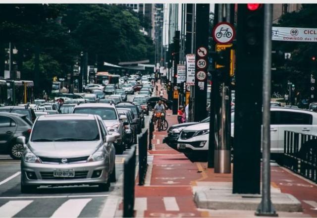 Acidentes em ciclovias de SP sobem 15% e especialistas alertam sobre os riscos